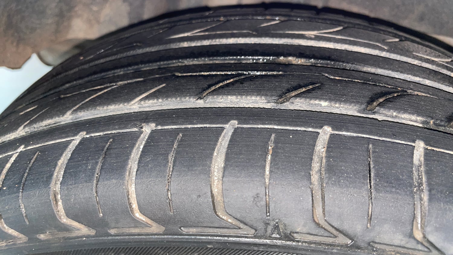 Used 2017 Ford Figo Trend 1.2 Ti-VCT Petrol Manual tyres RIGHT REAR TYRE TREAD VIEW
