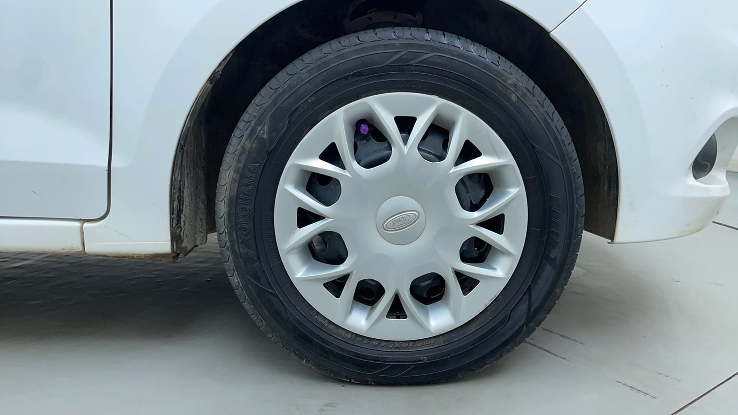 Used 2017 Ford Figo Trend 1.2 Ti-VCT Petrol Manual tyres RIGHT FRONT TYRE RIM VIEW