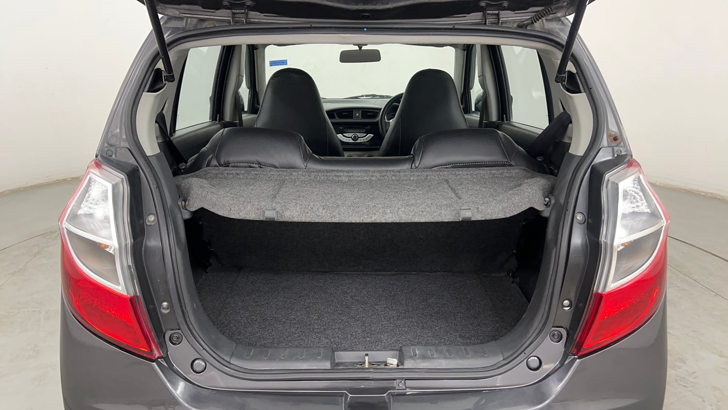 Used 2017 maruti-suzuki Alto K10 VXi (O) AMT Petrol Automatic interior DICKY INSIDE VIEW