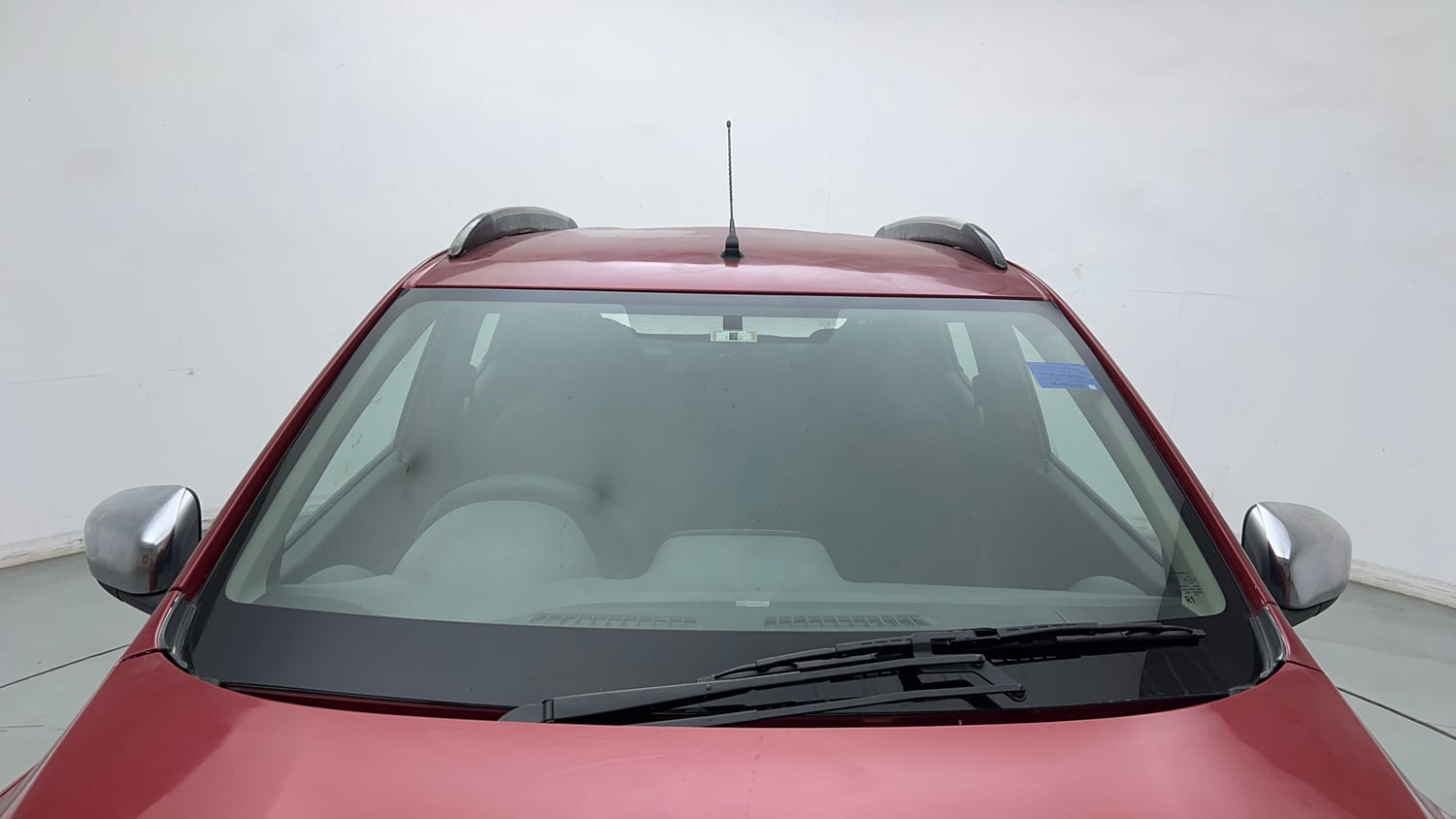 Used 2016 Renault Kwid 1.0 RXT Petrol Manual exterior FRONT WINDSHIELD VIEW