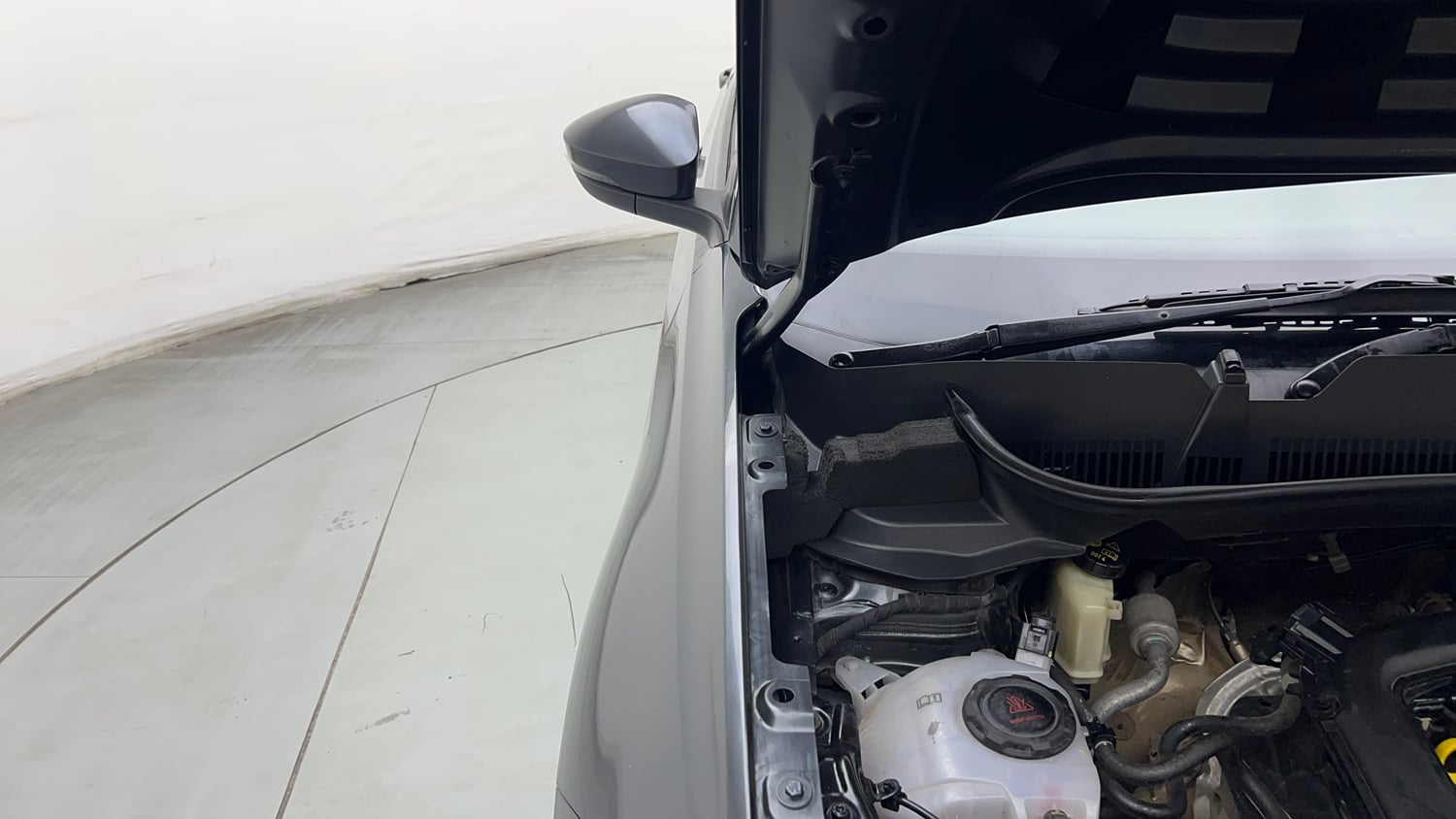 Used 2023 Volkswagen Taigun Highline 1.0 TSI MT Petrol Manual engine ENGINE RIGHT SIDE HINGE & APRON VIEW