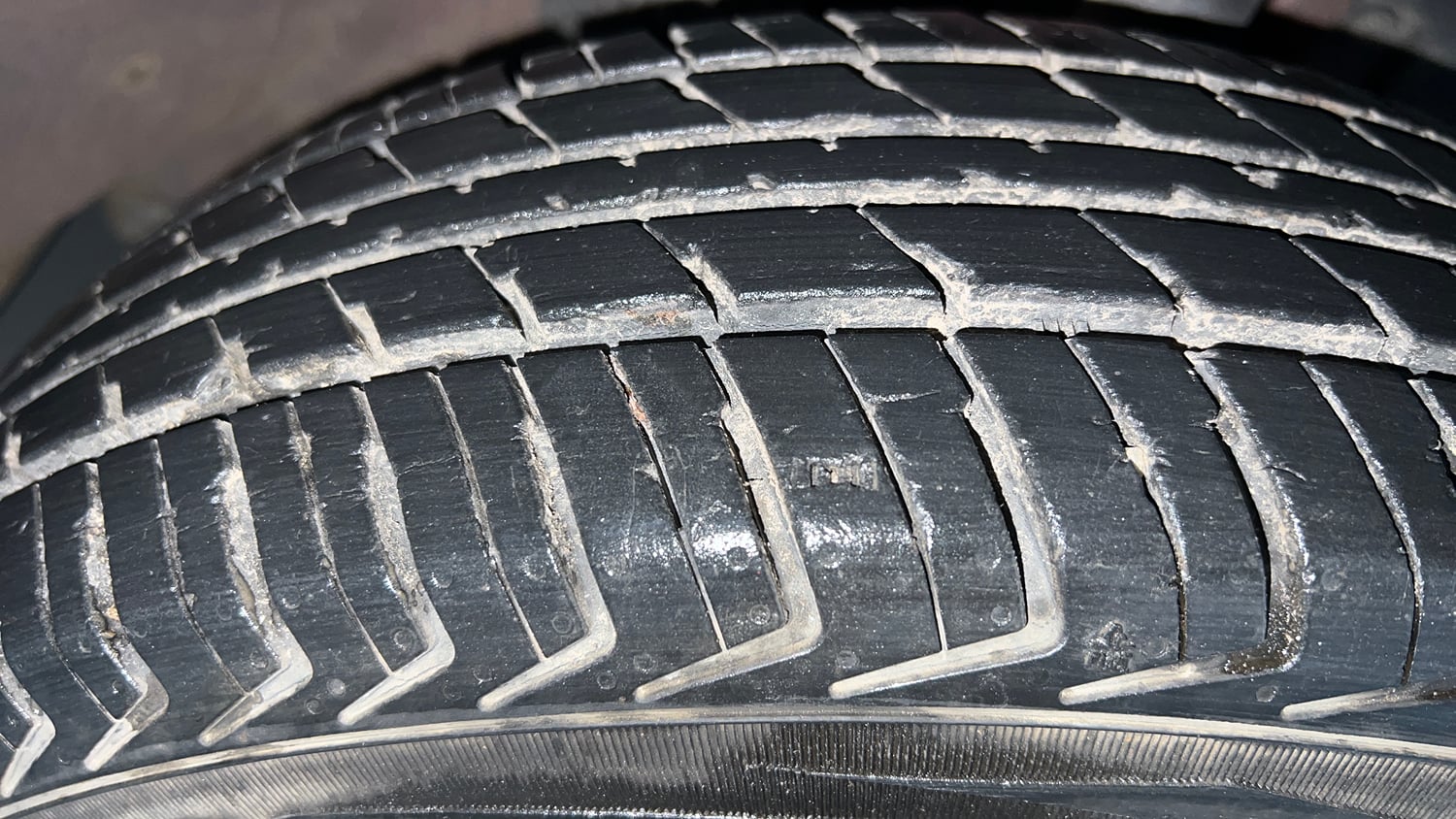 Used 2016 Renault Kwid 1.0 RXT Petrol Manual tyres RIGHT FRONT TYRE TREAD VIEW