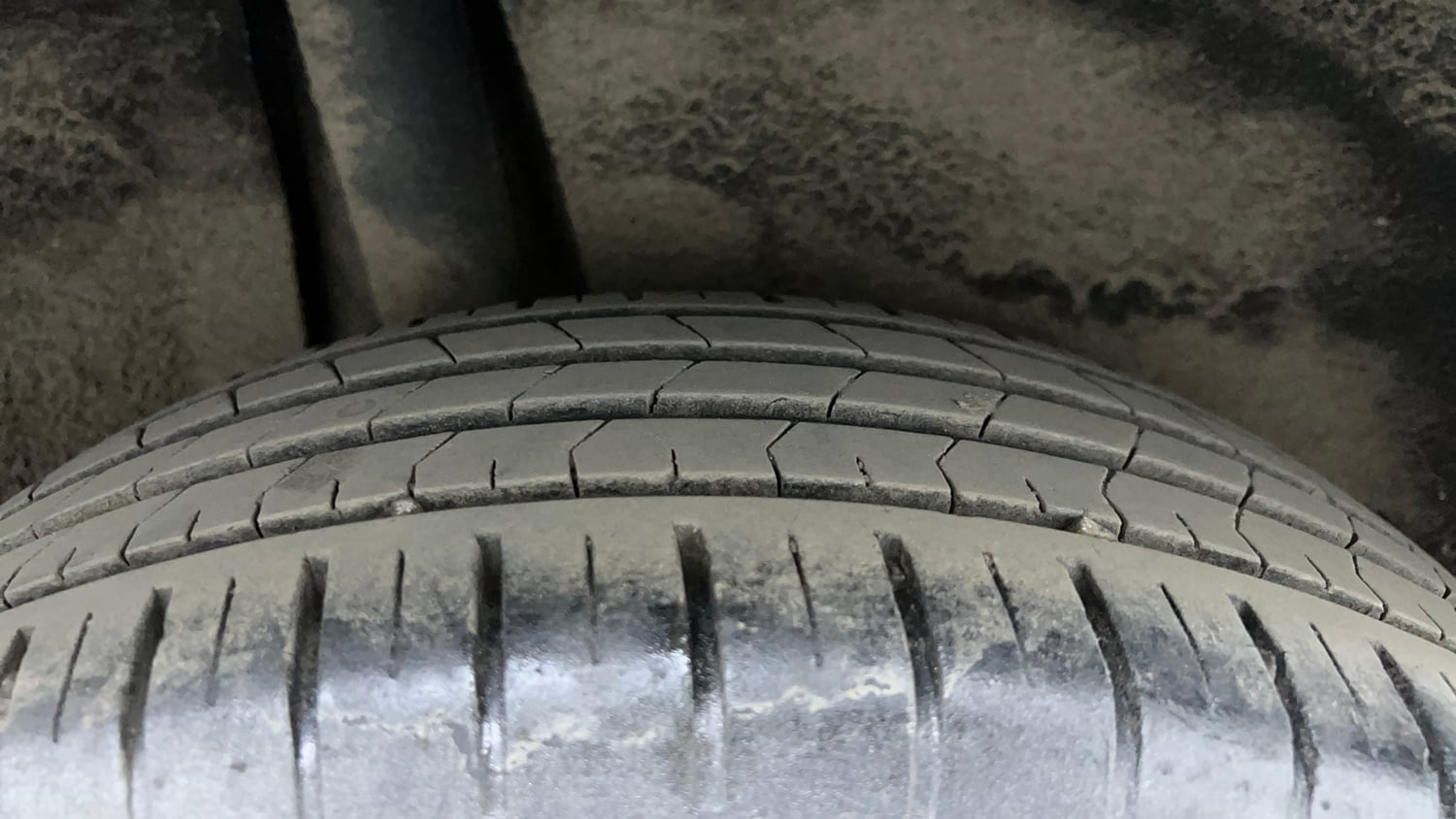 Used 2021 Maruti Suzuki Baleno Zeta Petrol Manual tyres RIGHT REAR TYRE TREAD VIEW