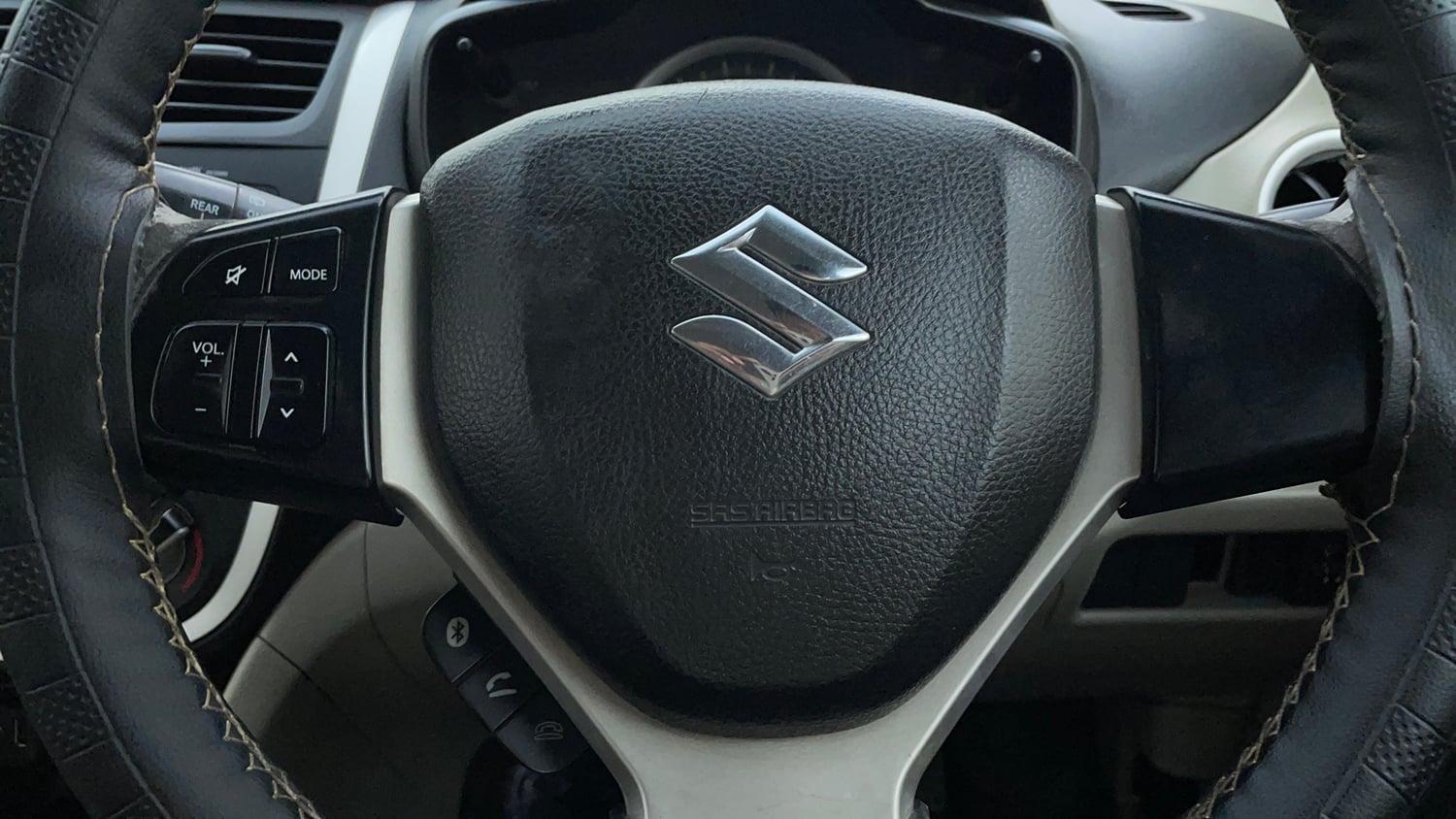 Used 2016 Maruti Suzuki Celerio ZXI (O) AMT Petrol Automatic top_features Airbags