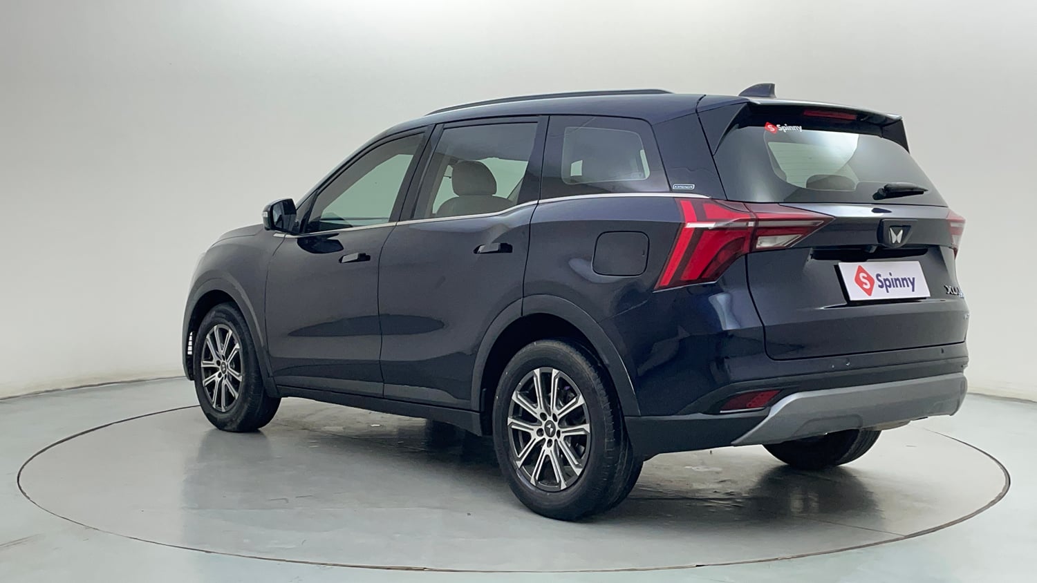 Used 2026 Mahindra XUV700 AX 7 Petrol AT Luxury Pack 7 STR Petrol Automatic exterior LEFT REAR CORNER VIEW