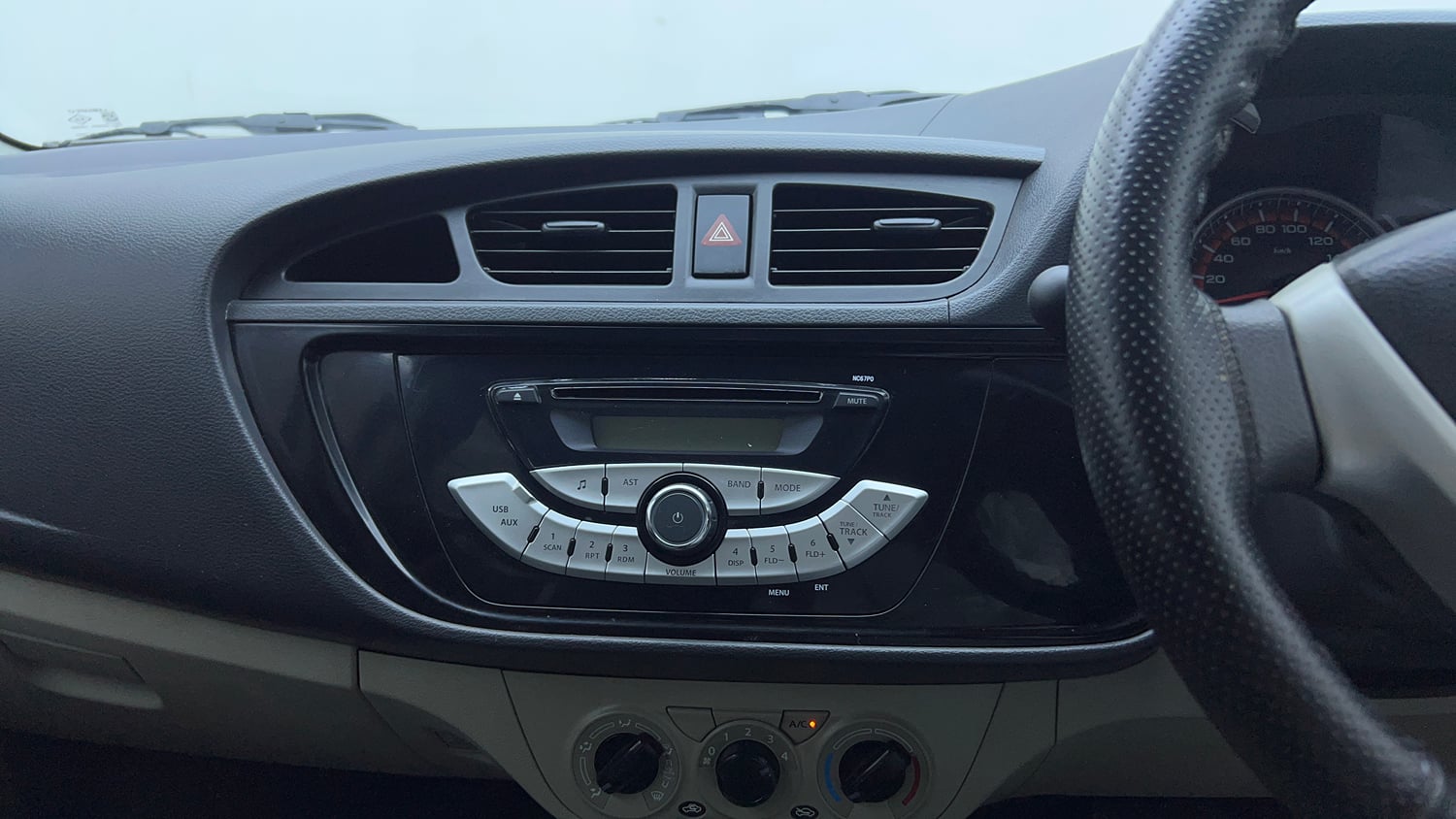 Used 2017 Maruti Suzuki Alto K10 VXi AMT Petrol Automatic top_features Integrated (in-dash) music system