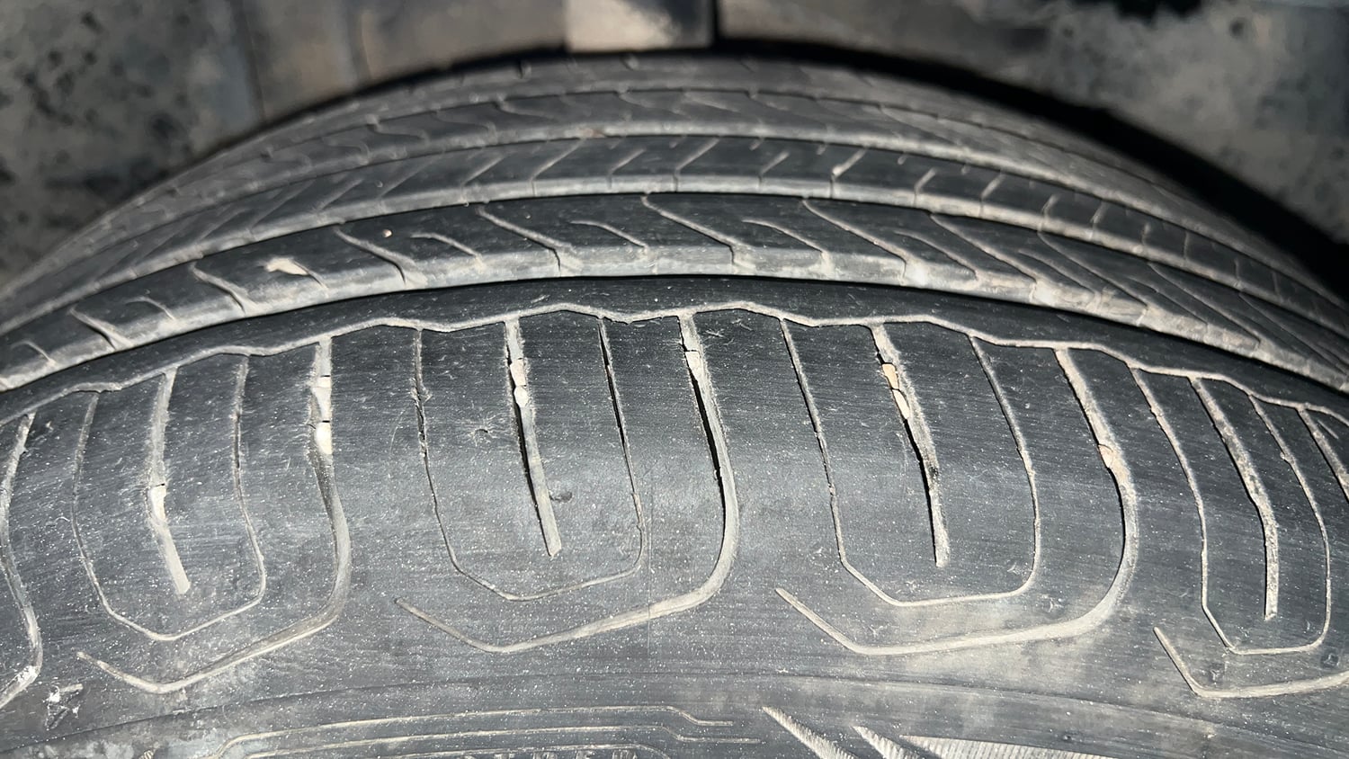 Used 2024 Tata Nexon Creative 1.2 Revotron Petrol 6MT Petrol Manual tyres RIGHT FRONT TYRE TREAD VIEW