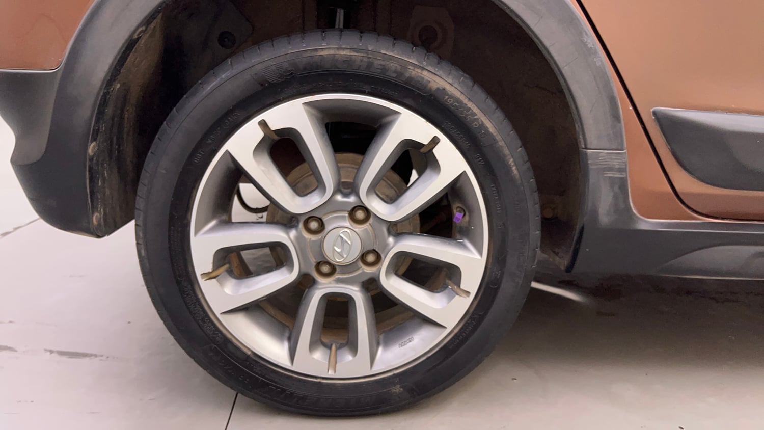 Used 2017 Hyundai i20 Active 1.2 S Petrol Manual tyres RIGHT REAR TYRE RIM VIEW