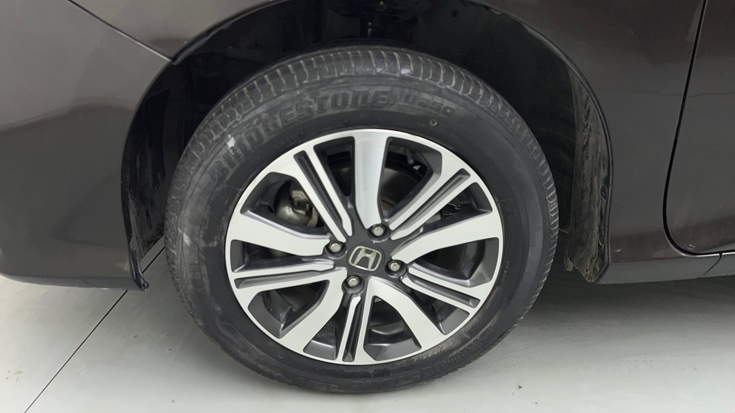 Used 2019 Honda City SV Petrol Petrol Manual tyres LEFT FRONT TYRE RIM VIEW