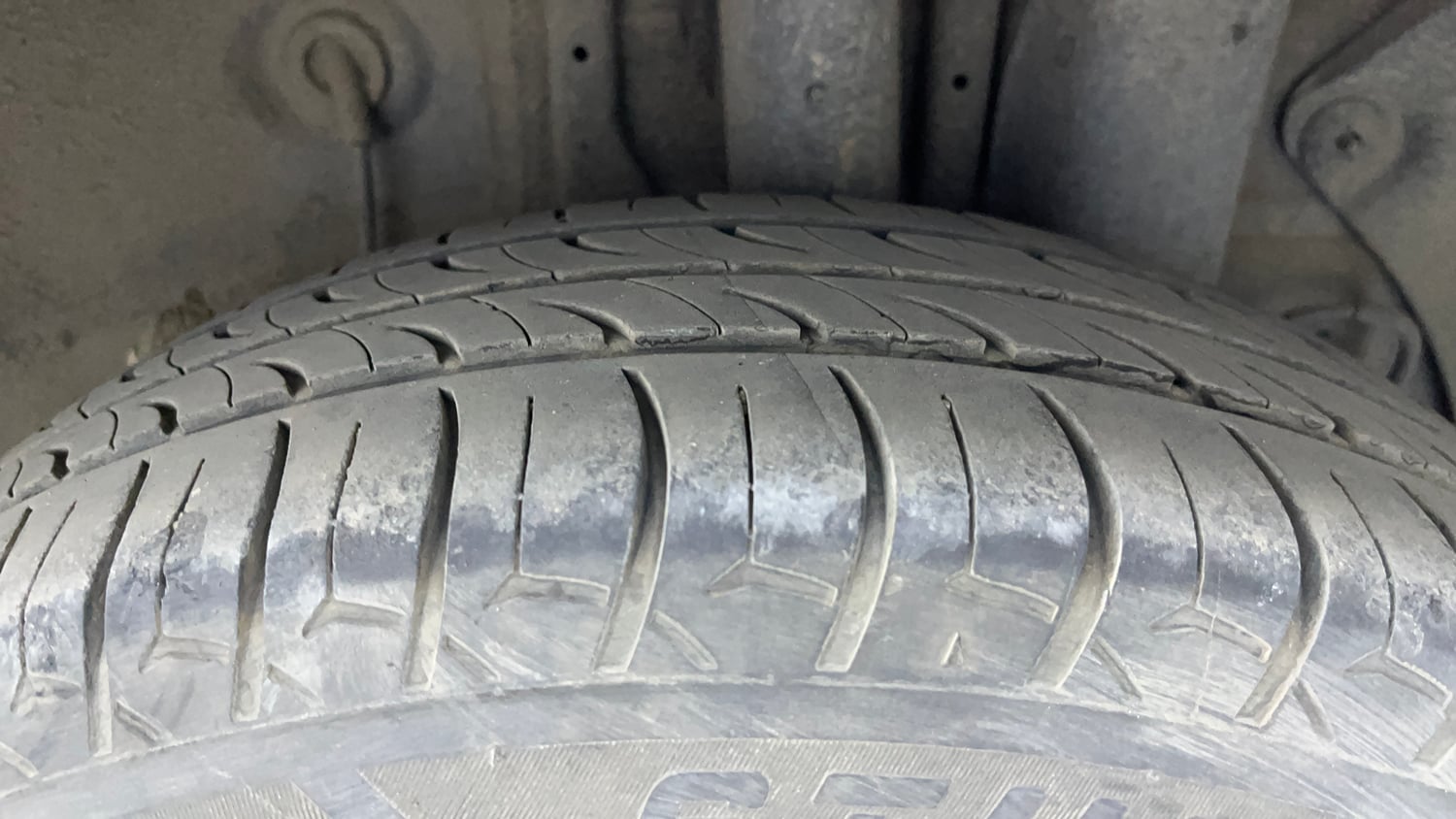 Used 2020 Hyundai Elite i20 Sportz Plus 1.2 Petrol Manual tyres LEFT REAR TYRE TREAD VIEW