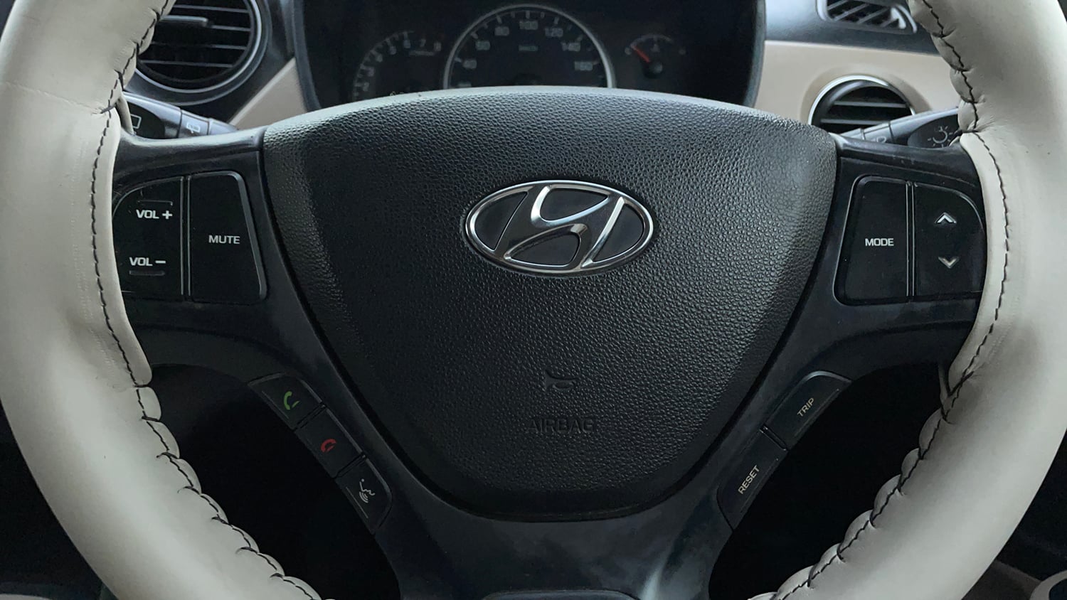 Used 2017 Hyundai Grand i10 Asta 1.2 Kappa VTVT Petrol Manual top_features Airbags
