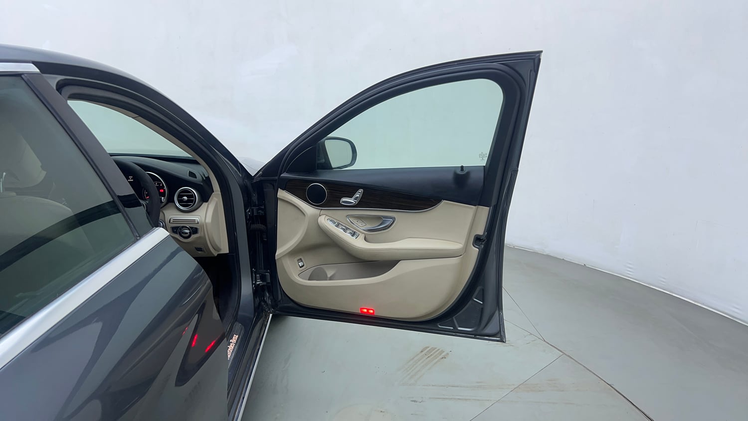 Used 2017 Mercedes-Benz C-Class C 200 Avantgarde Petrol Automatic interior RIGHT FRONT DOOR OPEN VIEW