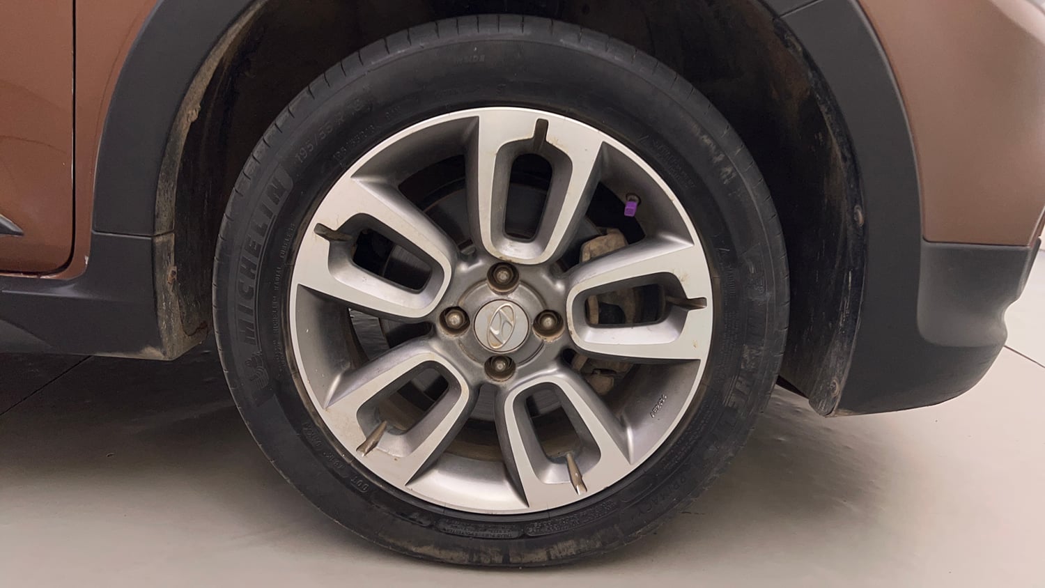 Used 2017 Hyundai i20 Active 1.2 S Petrol Manual tyres RIGHT FRONT TYRE RIM VIEW