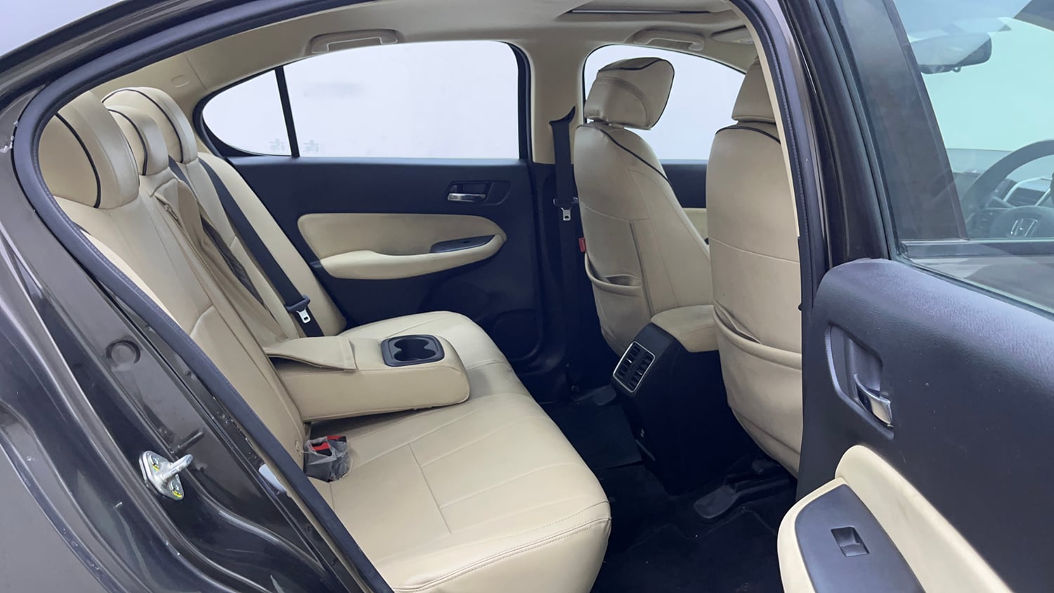 Used 2020 Honda City VX CVT Petrol Petrol Automatic interior RIGHT SIDE REAR DOOR CABIN VIEW