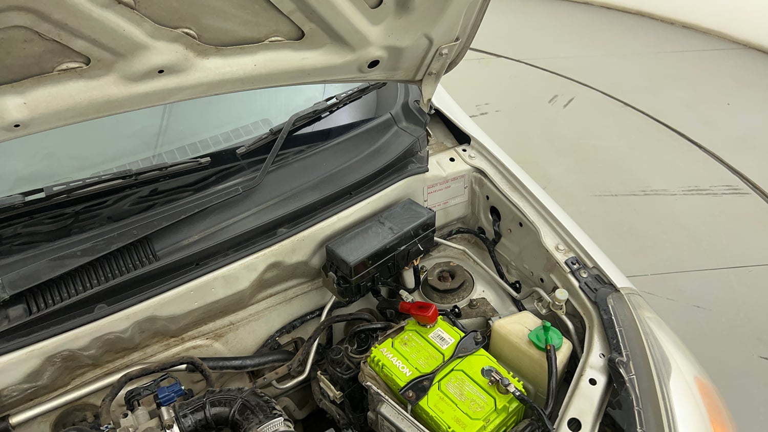 Used 2017 Maruti Suzuki Alto 800 LXi Petrol Manual engine ENGINE LEFT SIDE HINGE & APRON VIEW