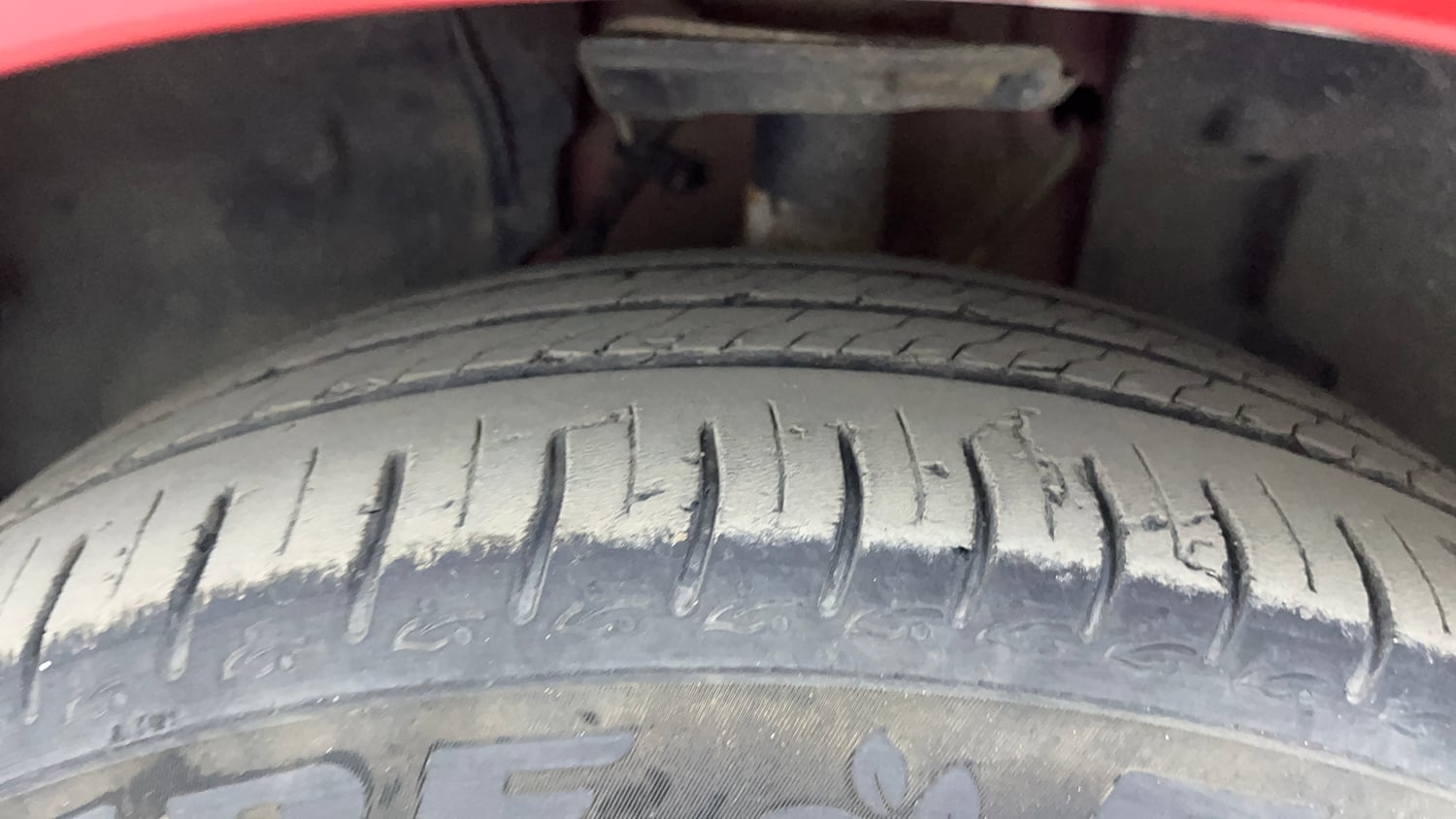 Used 2024 Tata Altroz XZ Plus i-Turbo (S) Petrol Manual tyres LEFT FRONT TYRE TREAD VIEW