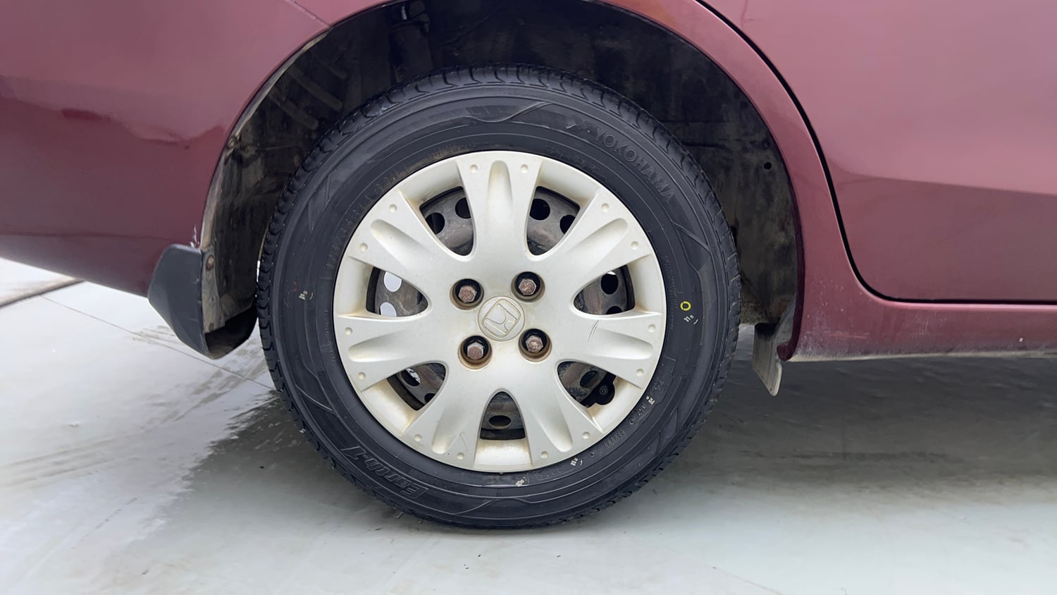 Used 2015 Honda Amaze 1.2 S i-VTEC Petrol Manual tyres RIGHT REAR TYRE RIM VIEW