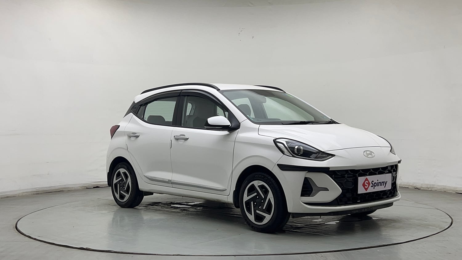Used 2024 Hyundai Grand i10 Nios Sportz 1.2 Kappa VTVT Petrol Manual exterior RIGHT FRONT CORNER VIEW