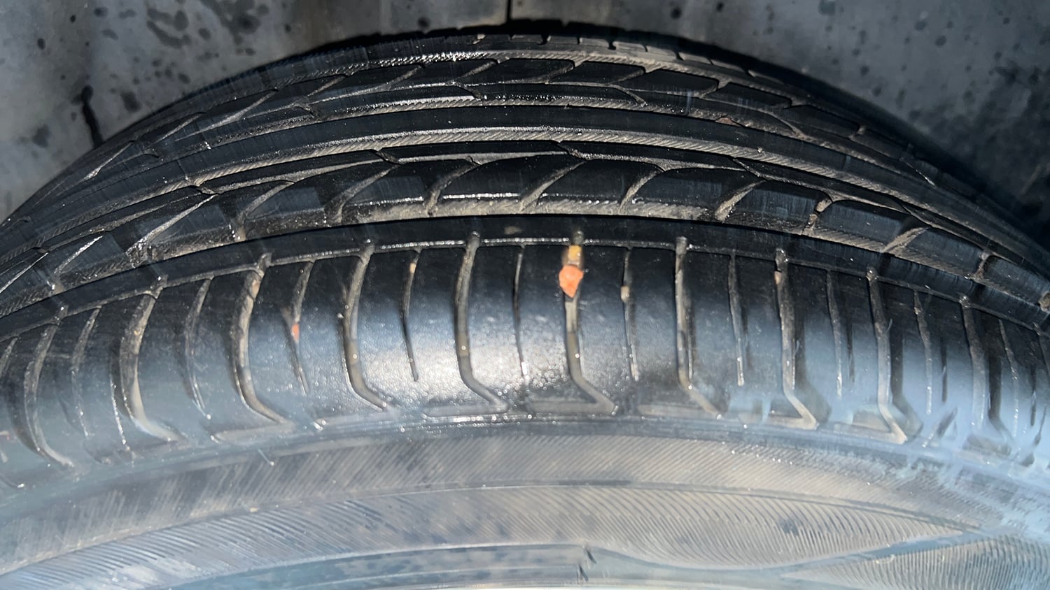 Used 2021 Volkswagen Polo Comfortline 1.0L MPI Petrol Manual tyres RIGHT REAR TYRE TREAD VIEW