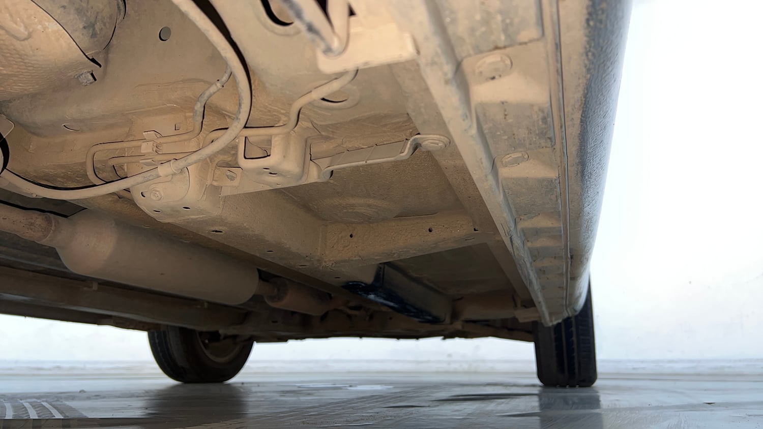 Used 2016 Maruti Suzuki Swift ZXi Petrol Manual extra REAR RIGHT UNDERBODY VIEW