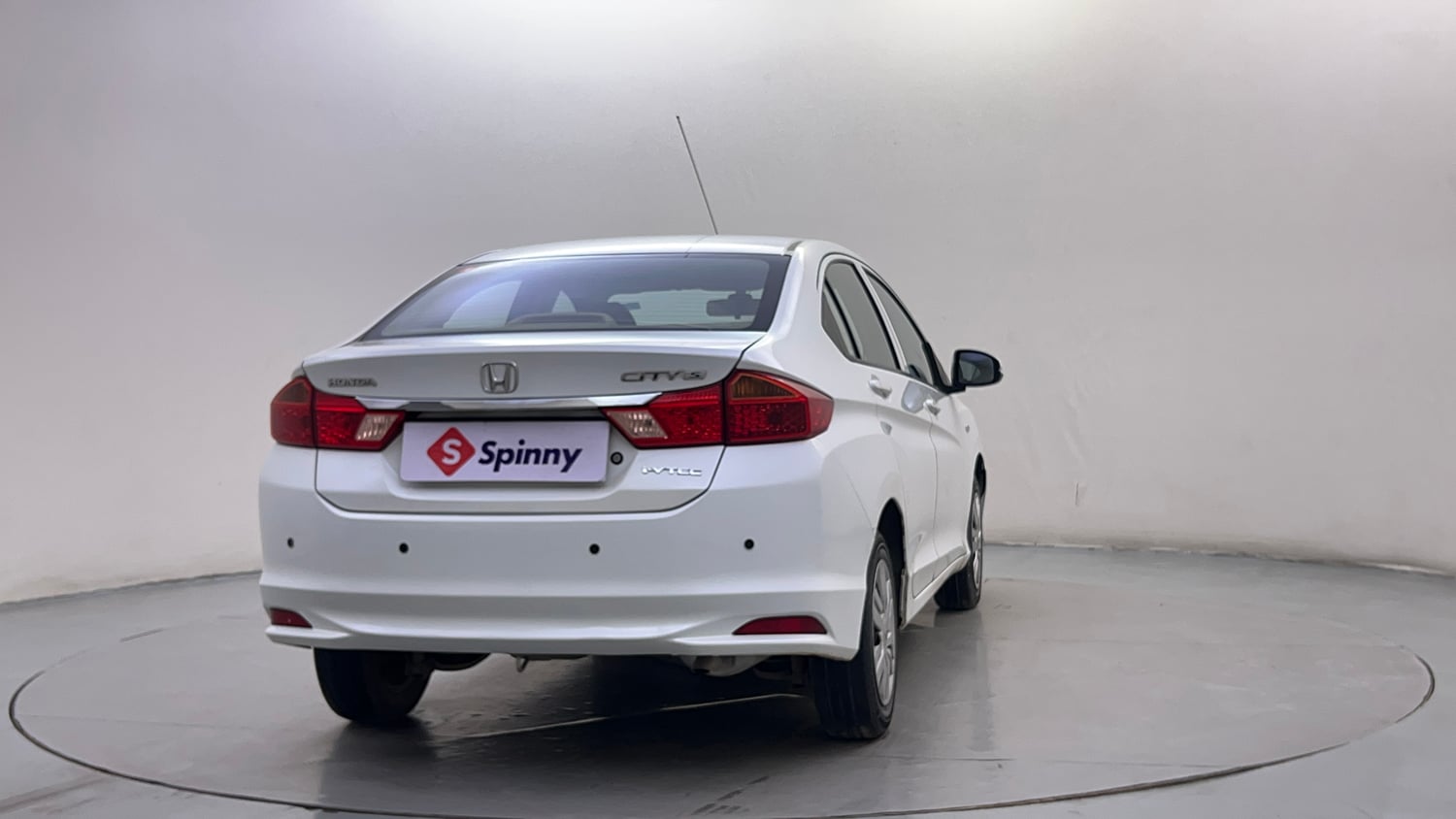 Used 2016 Honda City S Petrol Manual exterior RIGHT REAR CORNER VIEW