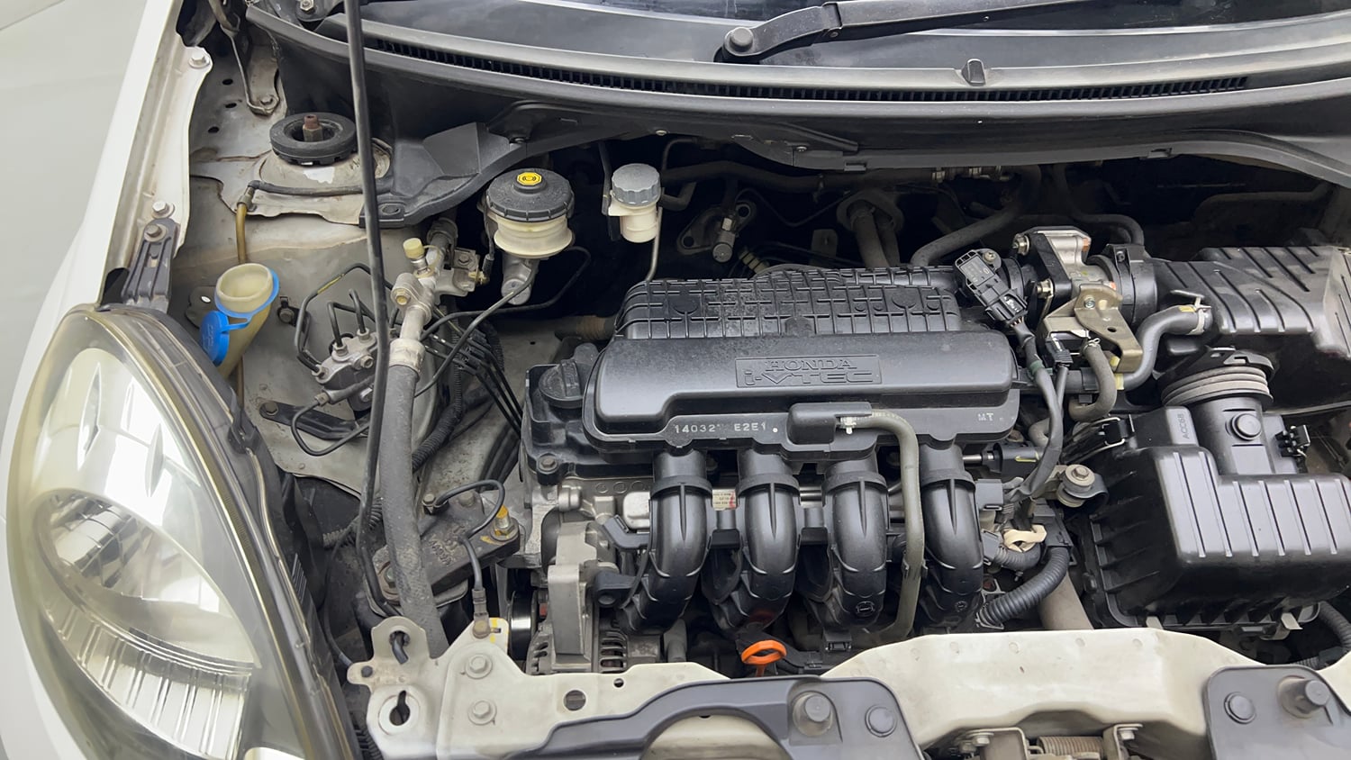 Used 2014 Honda Amaze 1.2 S i-VTEC Petrol Manual engine ENGINE RIGHT SIDE VIEW