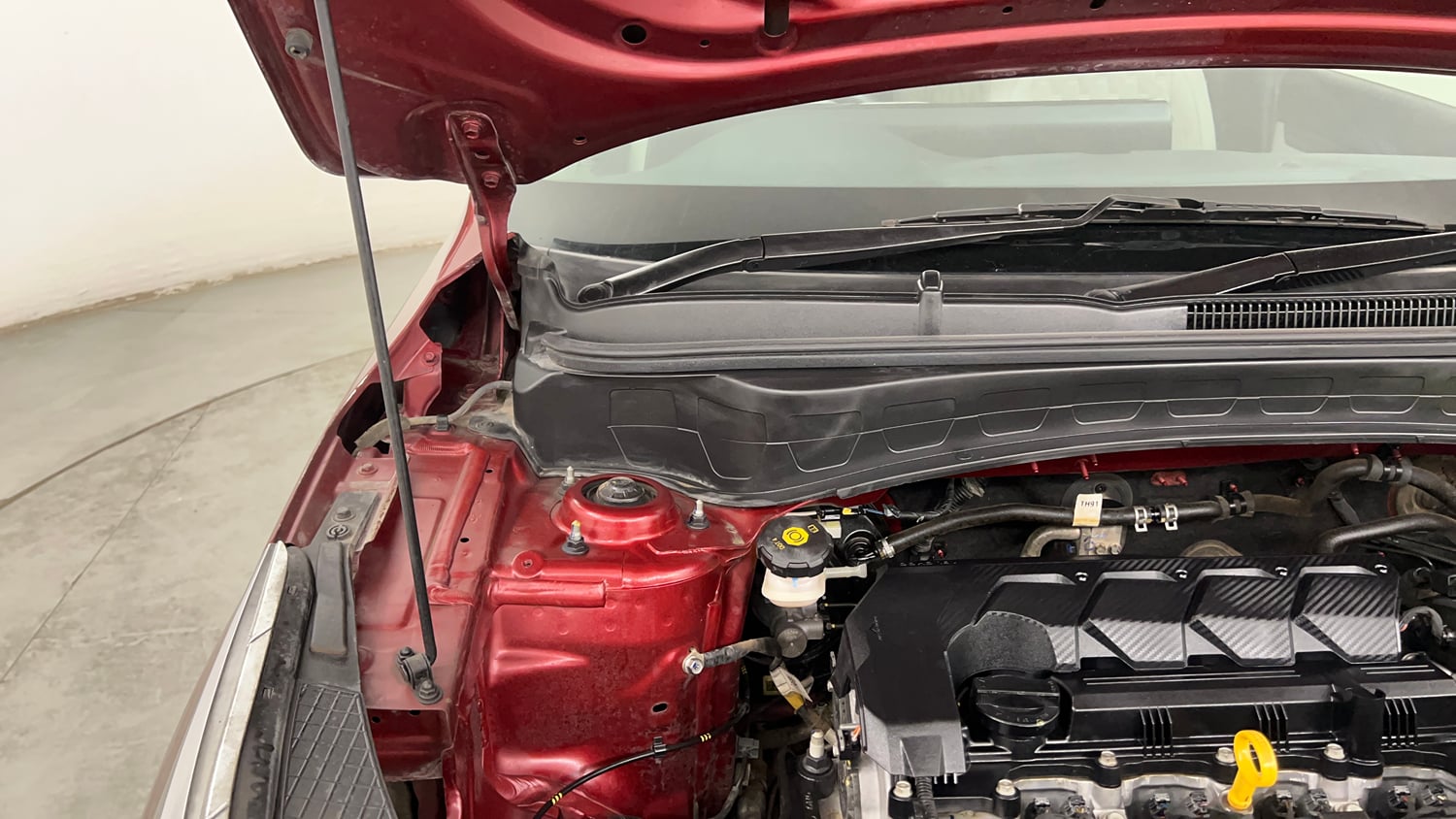 Used 2021 kia Seltos HTX IVT 1.5 Petrol Automatic engine ENGINE RIGHT SIDE HINGE & APRON VIEW
