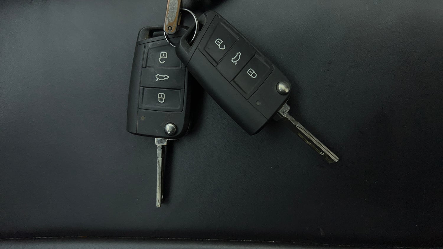Used 2023 Volkswagen Taigun Highline 1.0 TSI MT Petrol Manual extra CAR KEY VIEW