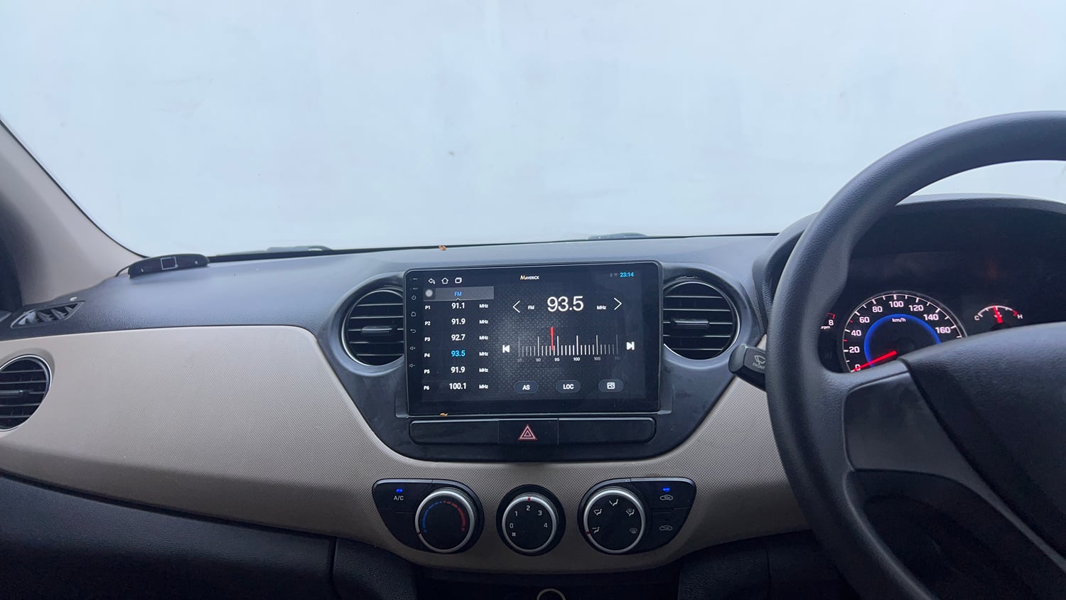 Used 2016 Hyundai Grand i10 Magna AT 1.2 Kappa VTVT Petrol Automatic interior MUSIC SYSTEM & AC CONTROL VIEW