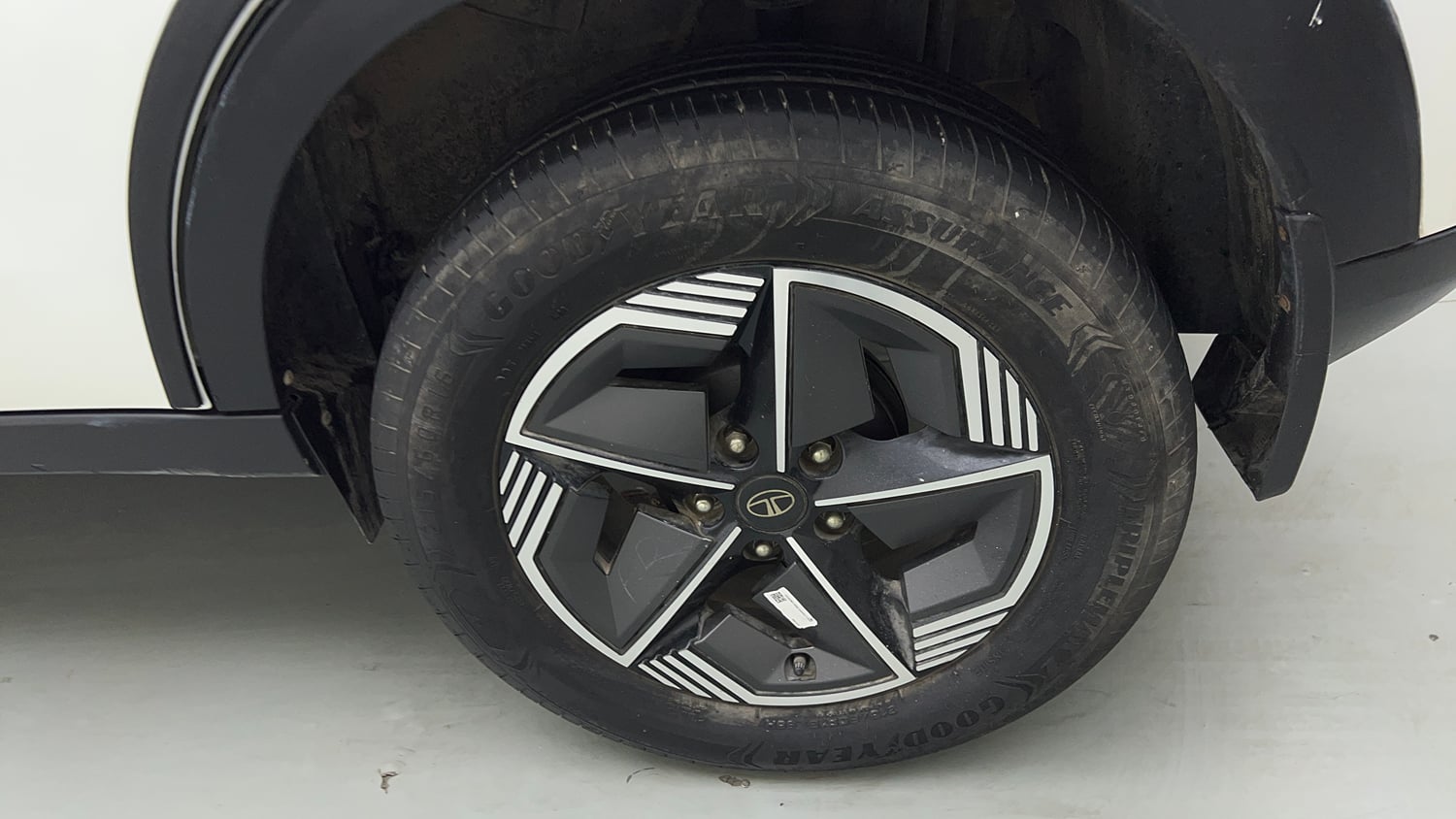 Used 2024 Tata Nexon Creative 1.2 Revotron Petrol 6MT Petrol Manual tyres LEFT REAR TYRE RIM VIEW