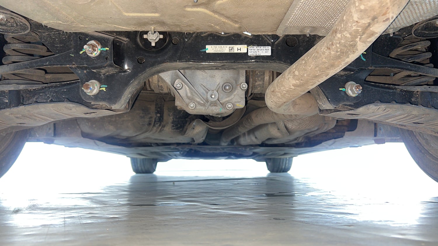 Used 2018 BMW 3 Series 320d Luxury Line Diesel Automatic extra REAR UNDERBODY VIEW (TAKEN FROM REAR)
