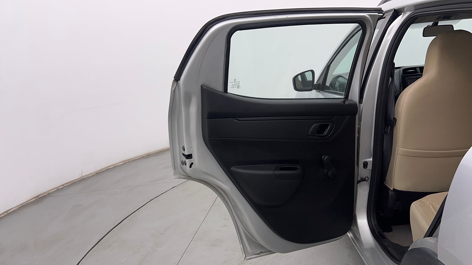 Used 2018 Renault Kwid 1.0 RXT Petrol Manual interior LEFT REAR DOOR OPEN VIEW