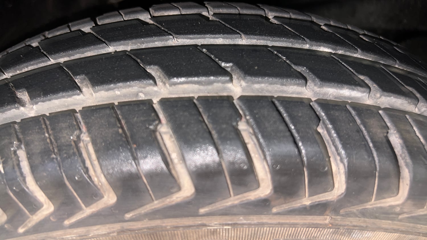 Used 2023 Maruti Suzuki Alto K10 VXi Plus AGS Petrol Automatic tyres RIGHT FRONT TYRE TREAD VIEW