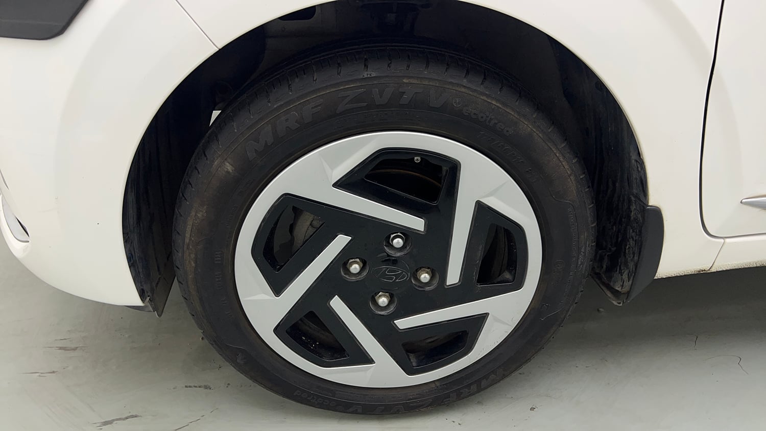 Used 2024 Hyundai Grand i10 Nios Sportz 1.2 Kappa VTVT Petrol Manual tyres LEFT FRONT TYRE RIM VIEW