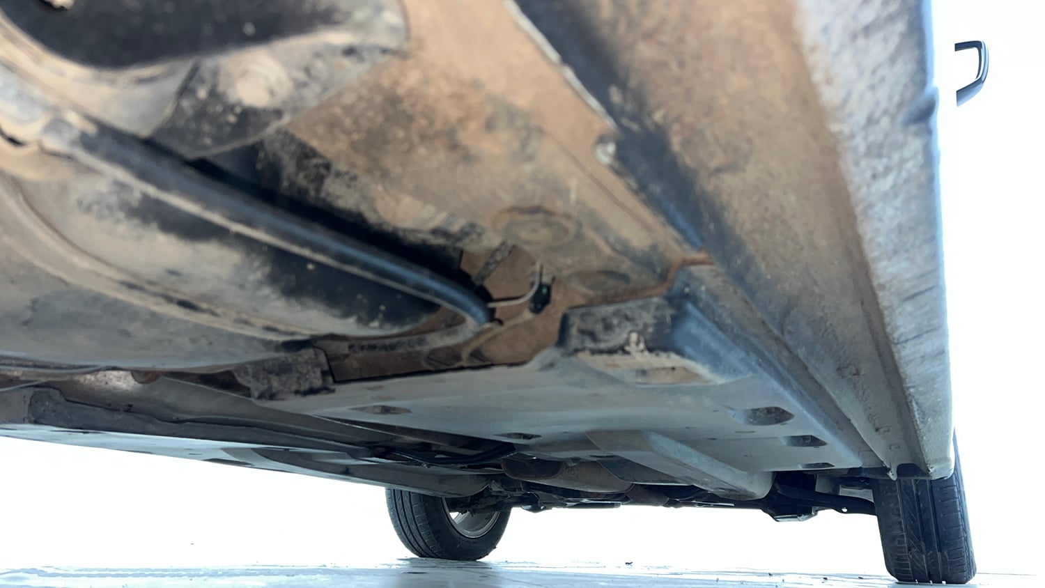 Used 2013 Volkswagen Vento Highline Petrol AT Petrol Automatic extra REAR RIGHT UNDERBODY VIEW