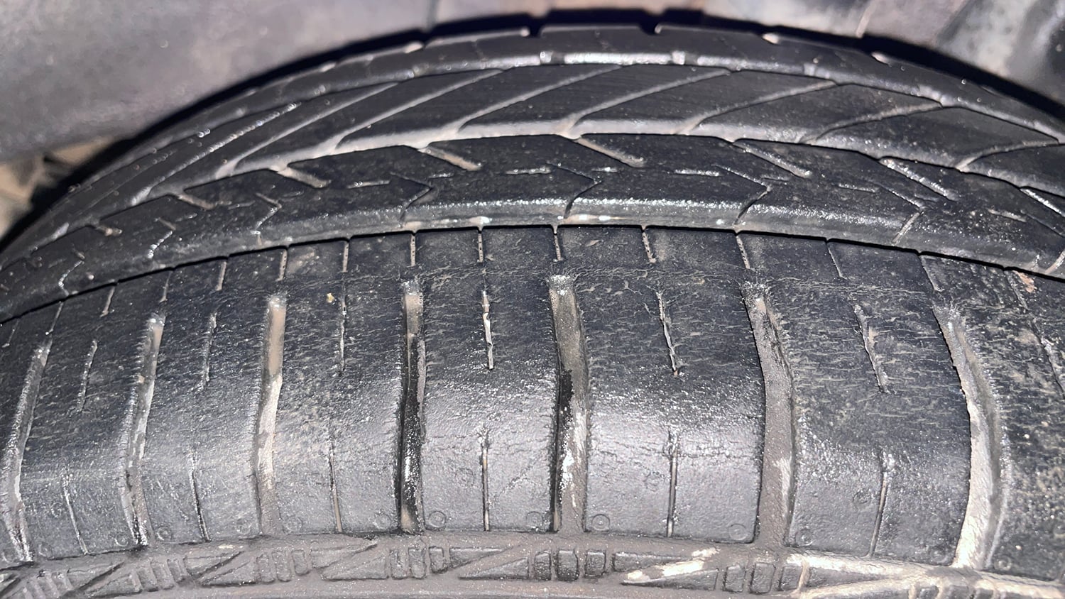 Used 2017 Hyundai Grand i10 Asta 1.2 Kappa VTVT Petrol Manual tyres LEFT REAR TYRE TREAD VIEW