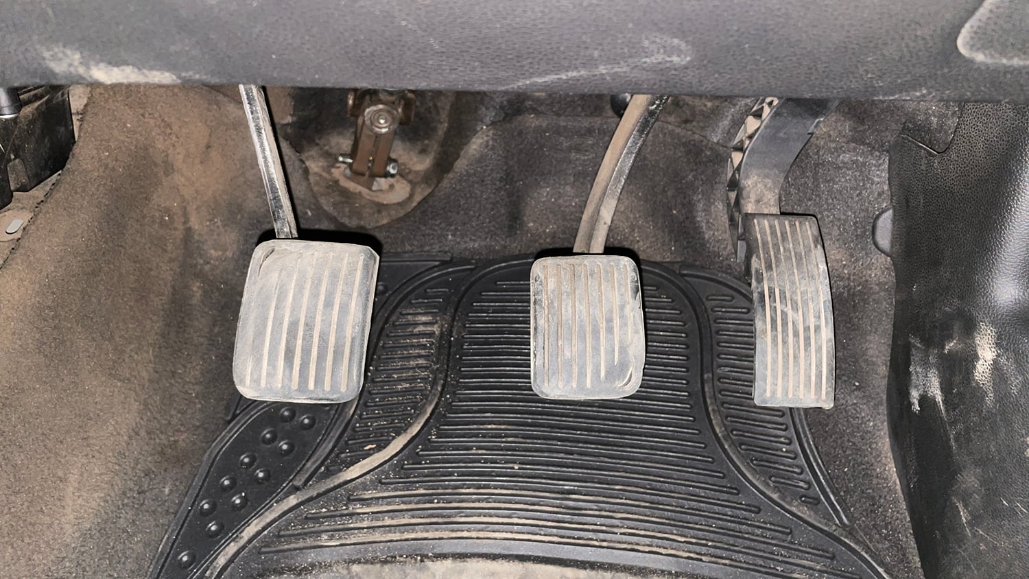 Used 2014 Hyundai Grand i10 Sportz 1.2 Kappa VTVT Petrol Manual interior PEDALS VIEW