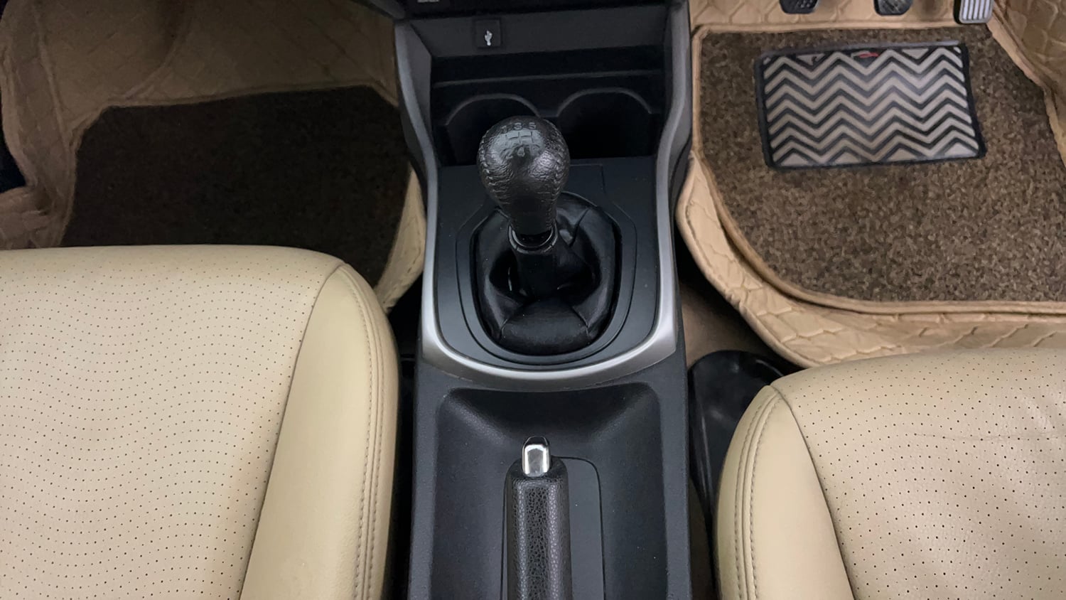 Used 2018 Honda City VX Petrol Petrol Manual interior GEAR  KNOB VIEW