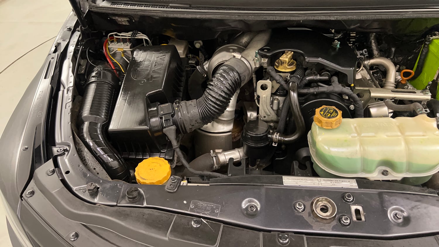 Used 2017 Tata Hexa XTA 4x2 7 STR Diesel Automatic engine ENGINE RIGHT SIDE VIEW