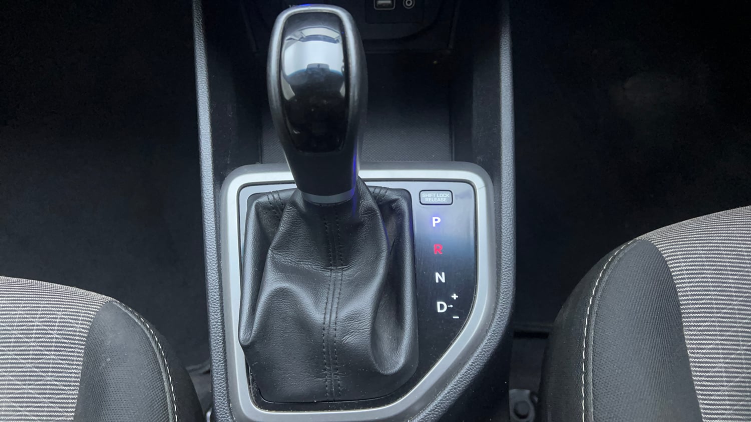 Used 2016 Hyundai Creta 1.6 SX Plus AT Petrol Petrol Automatic interior GEAR  KNOB VIEW