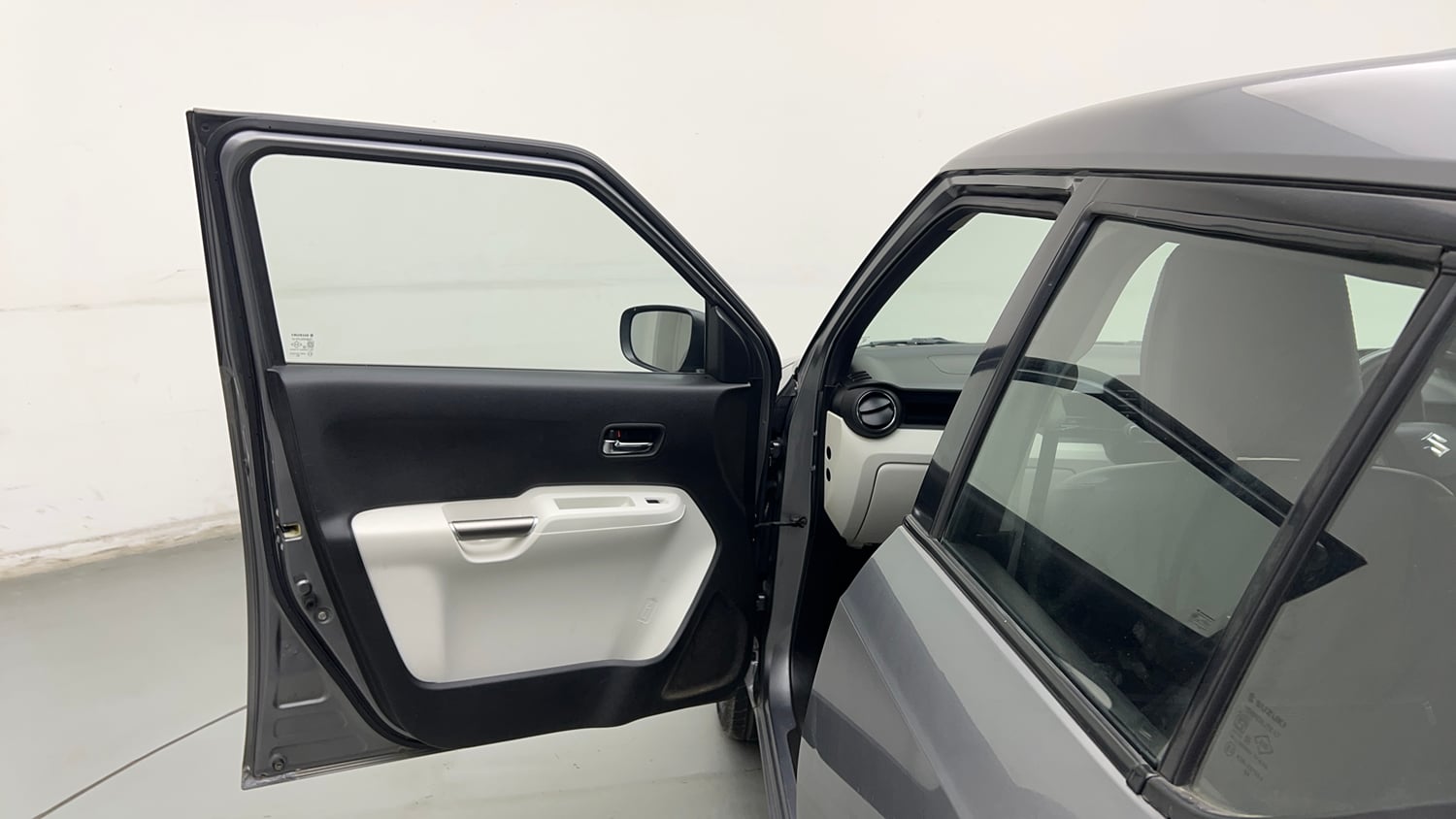 Used 2017 Maruti Suzuki Ignis Delta 1.2 MT Petrol Manual interior LEFT FRONT DOOR OPEN VIEW