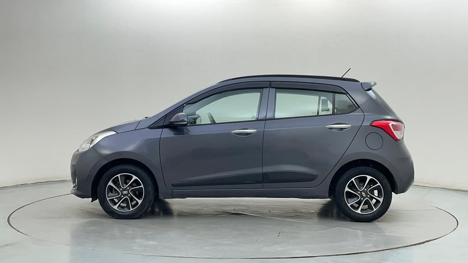 Used 2017 Hyundai Grand i10 Asta 1.2 Kappa VTVT Petrol Manual exterior LEFT SIDE VIEW