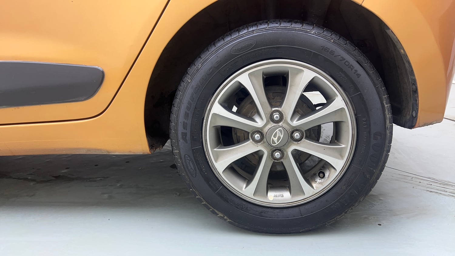 Used 2014 Hyundai Grand i10 Asta 1.2 Kappa VTVT Petrol Manual tyres LEFT REAR TYRE RIM VIEW