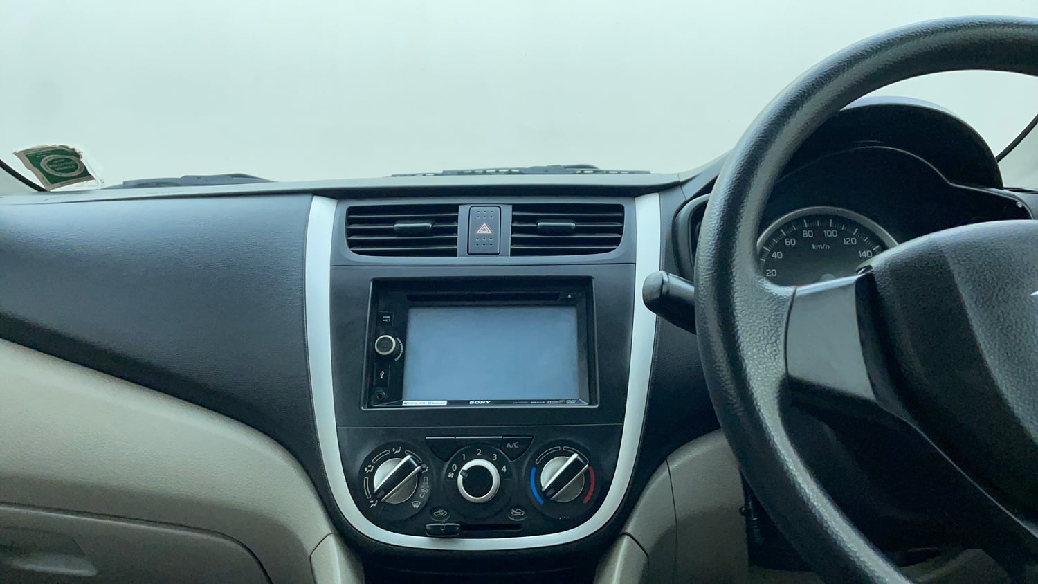 Used 2016 Maruti Suzuki Celerio VXI (O) AMT Petrol Automatic interior MUSIC SYSTEM & AC CONTROL VIEW