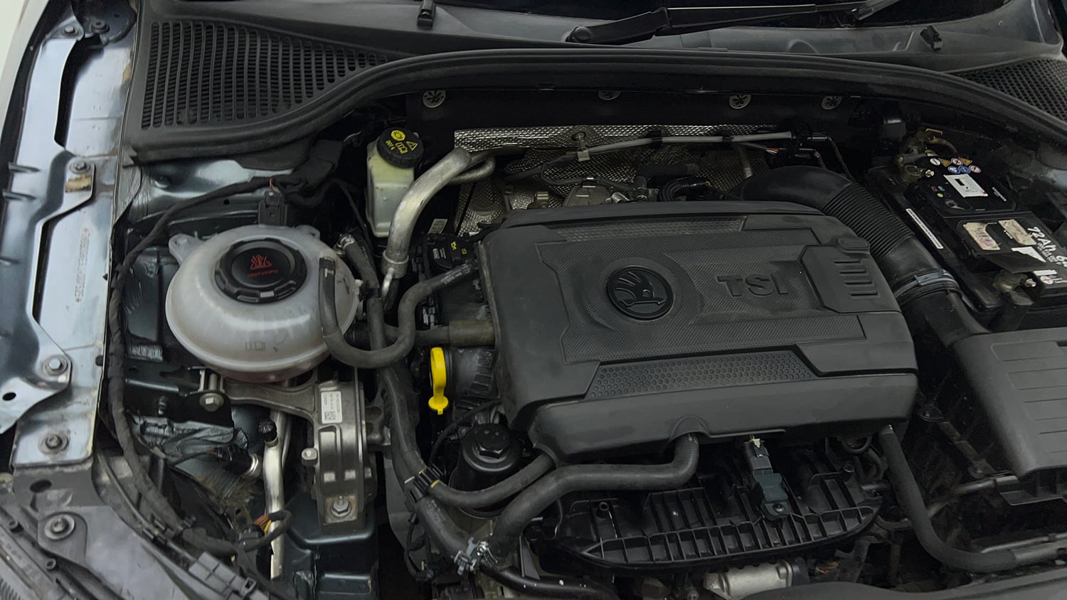 Used 2018 Skoda Octavia 1.8 TSI L&K Petrol Automatic engine ENGINE RIGHT SIDE VIEW