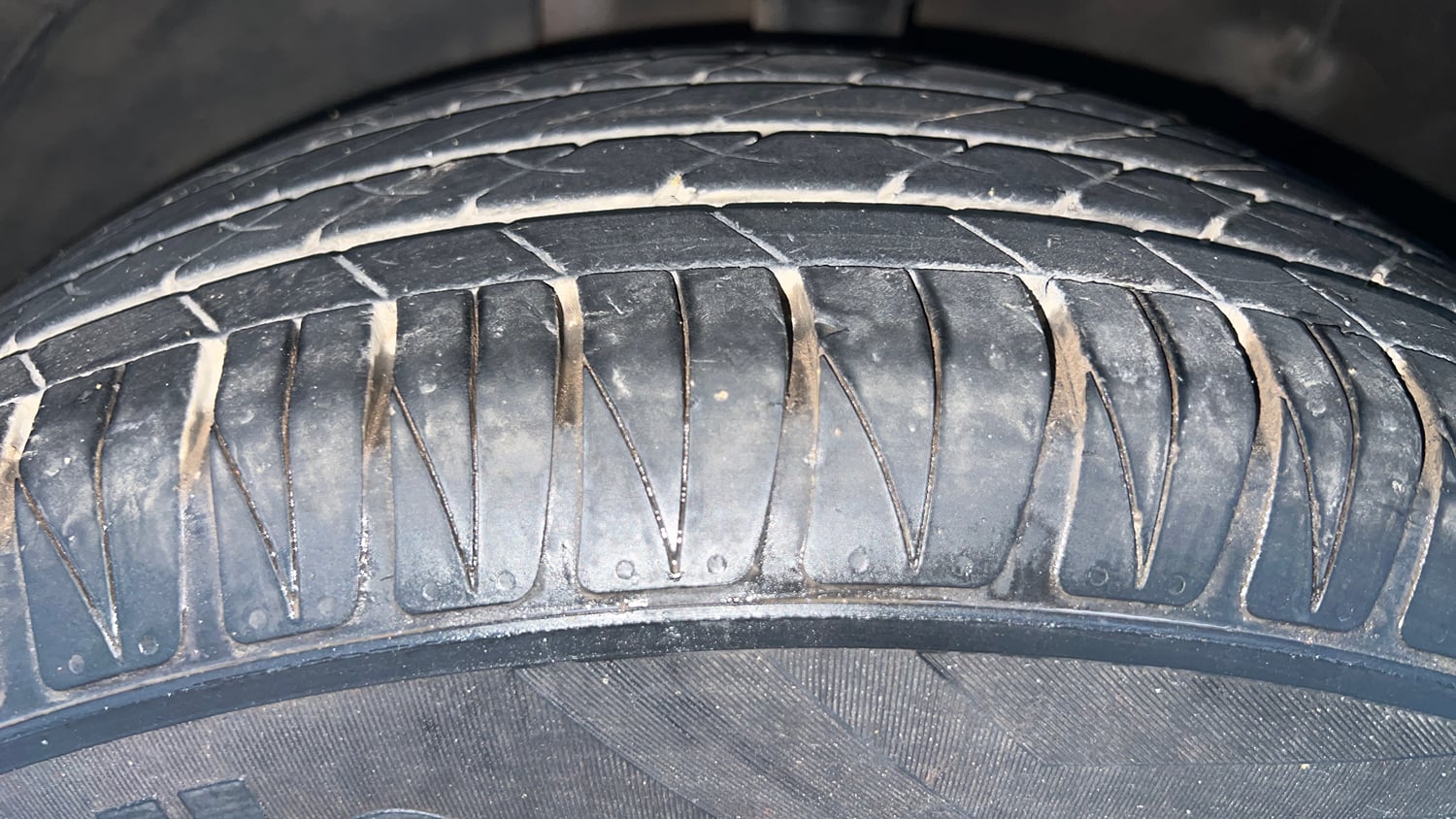 Used 2023 Kia Sonet HTK Plus 1.2 Petrol Manual tyres LEFT FRONT TYRE TREAD VIEW