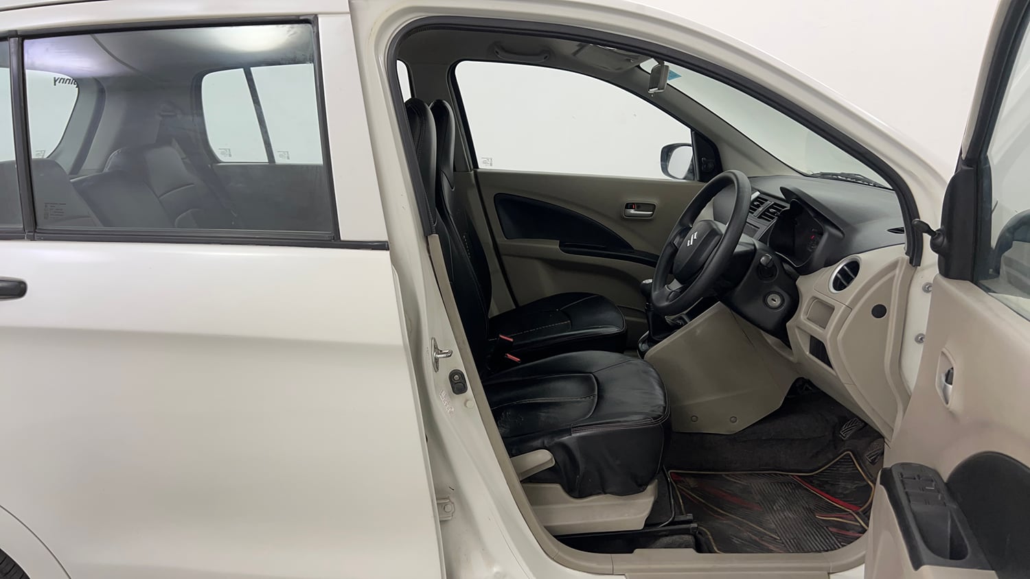 Used 2014 Maruti Suzuki Celerio VXi Petrol Manual interior RIGHT SIDE FRONT DOOR CABIN VIEW