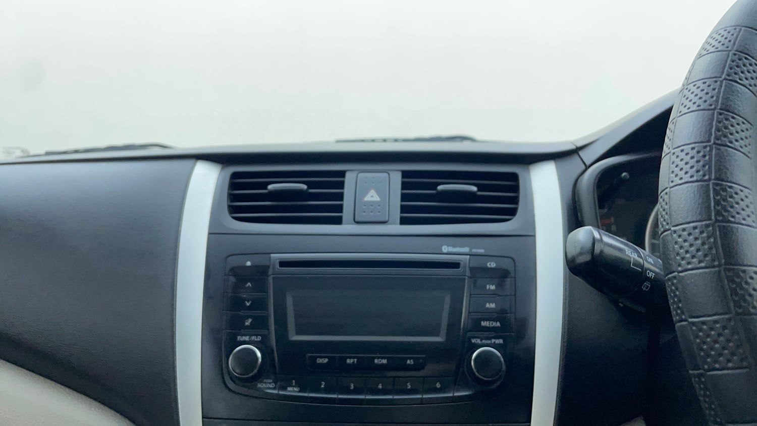 Used 2016 Maruti Suzuki Celerio ZXI (O) AMT Petrol Automatic top_features Integrated (in-dash) music system