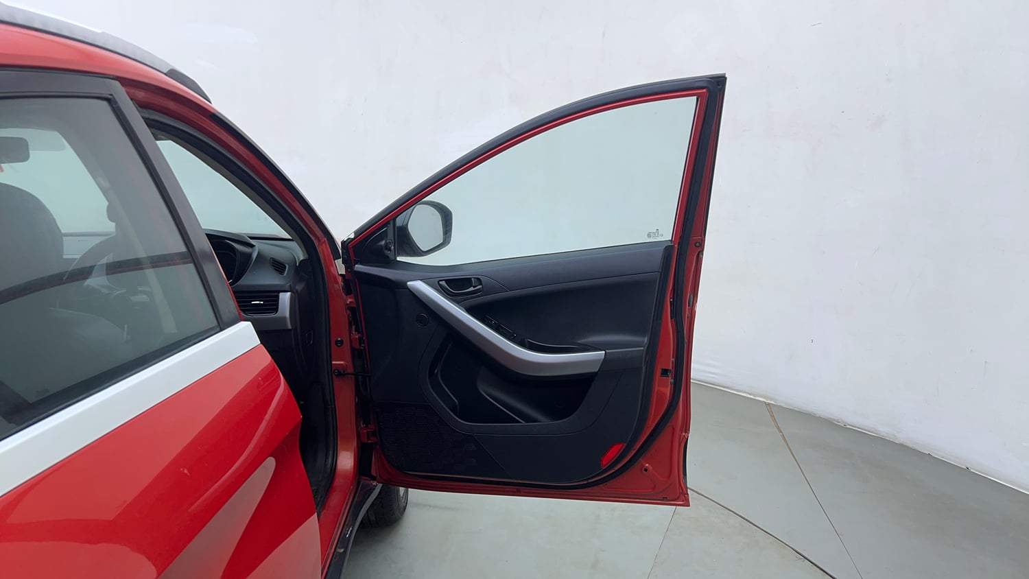 Used 2022 Tata Nexon XM Petrol Manual interior RIGHT FRONT DOOR OPEN VIEW