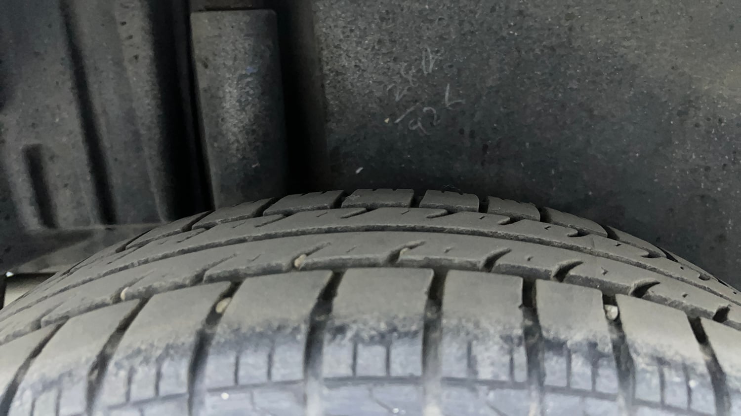 Used 2016 Maruti Suzuki Swift Dzire VXI Petrol Manual tyres RIGHT REAR TYRE TREAD VIEW